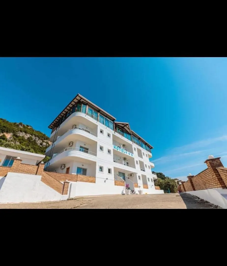 Fly Hotel Radhimë